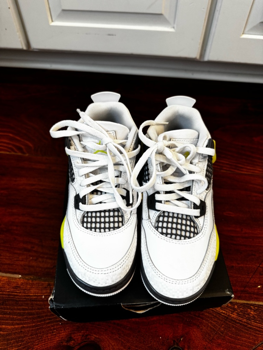 Jordan 4 Retro PS Kids' White/Lemon Twist. 13C NIB - Picture 3 of 10